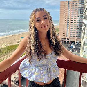 Meet your Posher, Anissa